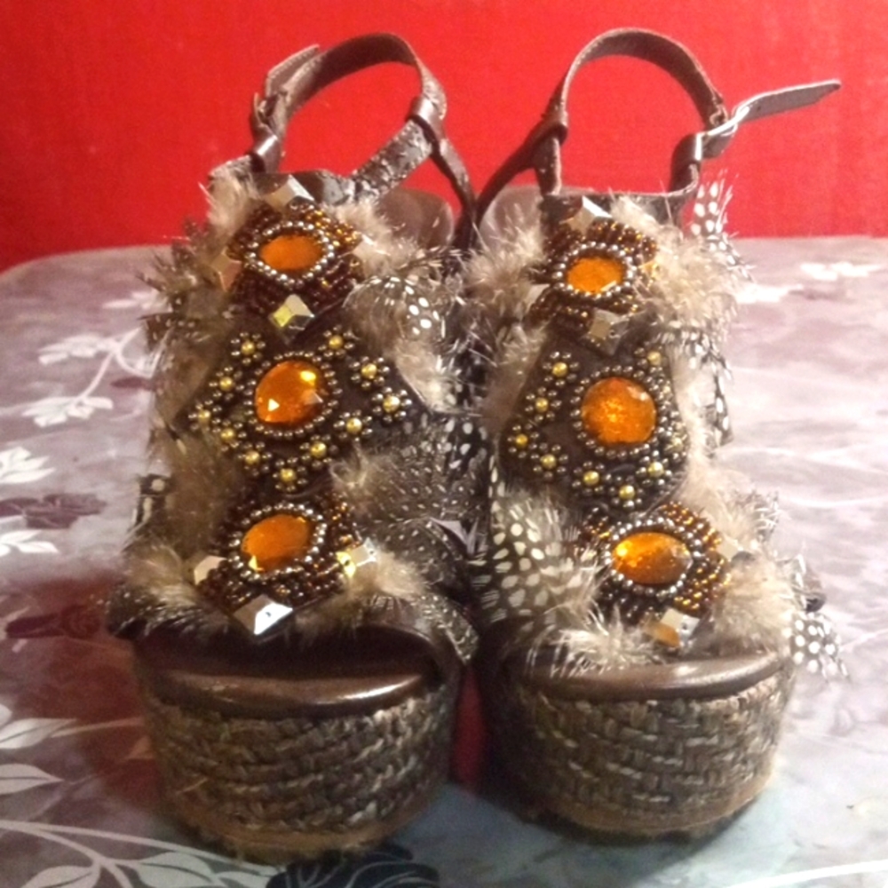 Women feather shoe size 7.5